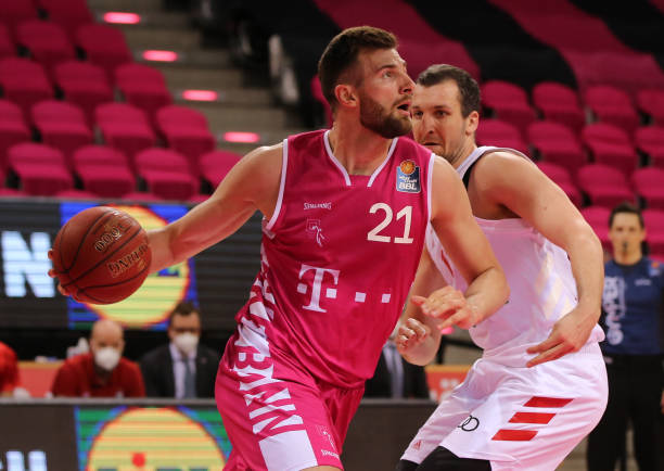 更多的悬念 更多的悬念