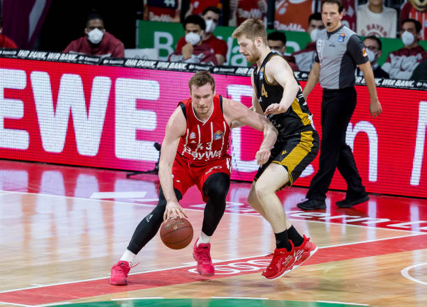 那么他依然 那么他依然