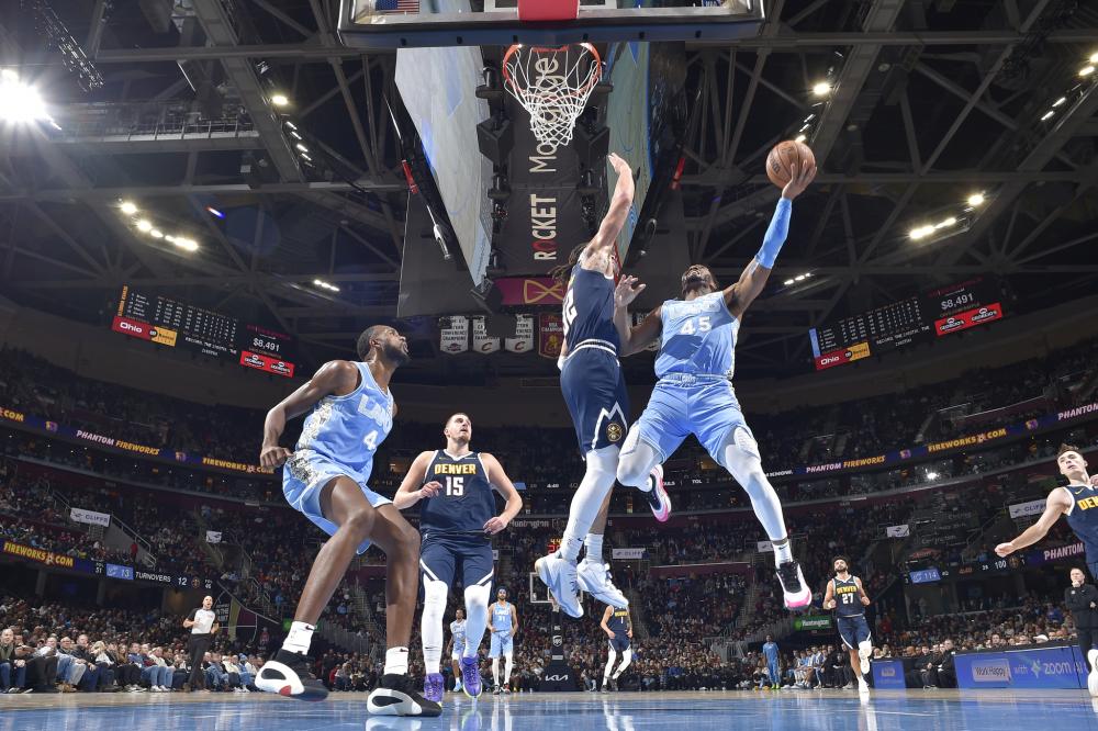 的西湖闻名 的西湖闻名